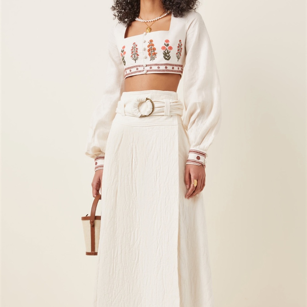 Pera Dahlia Linen Cropped Top View 2